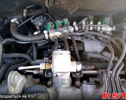 Белый Фольксваген Кадди, объемом двигателя 1.2 л и пробегом 280 тыс. км за 7000 $, фото 6 на Automoto.ua