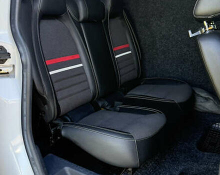 Білий Фольксваген Кадді, об'ємом двигуна 1.6 л та пробігом 273 тис. км за 9700 $, фото 10 на Automoto.ua