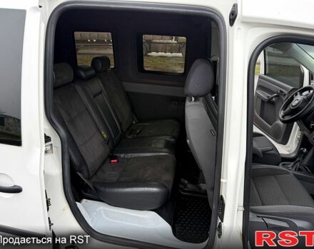 Белый Фольксваген Кадди, объемом двигателя 1.6 л и пробегом 224 тыс. км за 8700 $, фото 12 на Automoto.ua