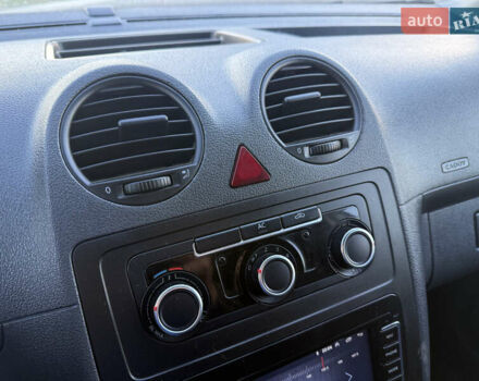 Белый Фольксваген Кадди, объемом двигателя 1.6 л и пробегом 363 тыс. км за 5890 $, фото 22 на Automoto.ua