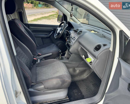 Білий Фольксваген Кадді, об'ємом двигуна 1.6 л та пробігом 290 тис. км за 5500 $, фото 12 на Automoto.ua