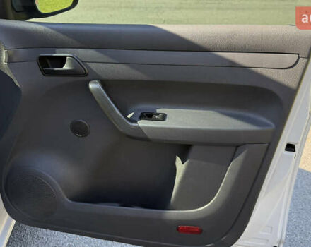 Білий Фольксваген Кадді, об'ємом двигуна 1.6 л та пробігом 273 тис. км за 9700 $, фото 21 на Automoto.ua