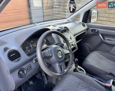 Білий Фольксваген Кадді, об'ємом двигуна 1.6 л та пробігом 290 тис. км за 5500 $, фото 8 на Automoto.ua