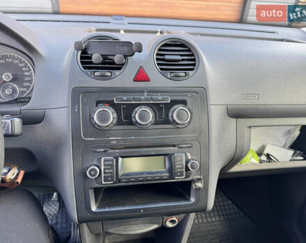 Білий Фольксваген Кадді, об'ємом двигуна 1.6 л та пробігом 290 тис. км за 5500 $, фото 10 на Automoto.ua