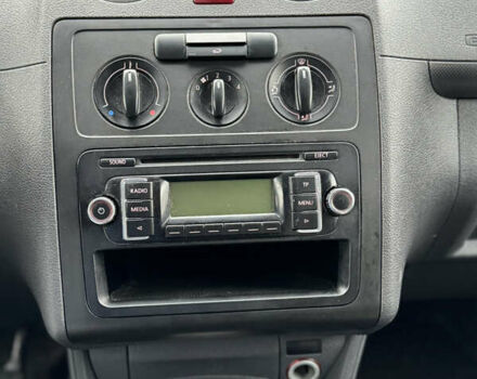 Белый Фольксваген Кадди, объемом двигателя 1.6 л и пробегом 402 тыс. км за 6350 $, фото 12 на Automoto.ua