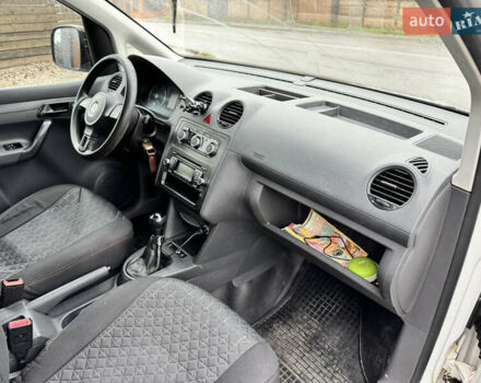 Белый Фольксваген Кадди, объемом двигателя 1.6 л и пробегом 290 тыс. км за 6200 $, фото 10 на Automoto.ua