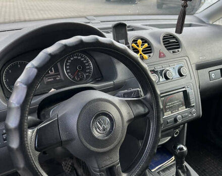 Фольксваген Кадді 2011 у Сумах на Automoto.ua Білий Фольксваген Кадді, об'ємом двигуна 1.6 л та пробігом 238 тис. км за 7999 $, фото 5 на Automoto.ua
