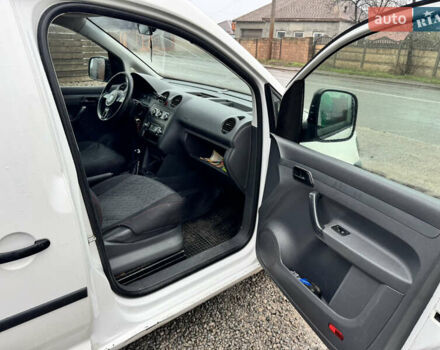 Белый Фольксваген Кадди, объемом двигателя 1.6 л и пробегом 290 тыс. км за 6200 $, фото 9 на Automoto.ua