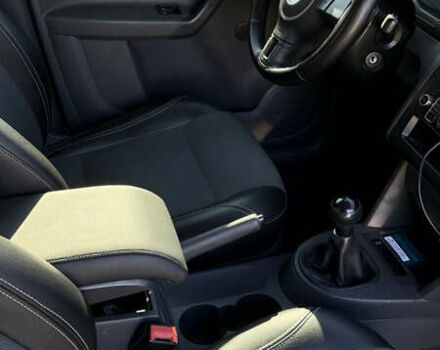 Білий Фольксваген Кадді, об'ємом двигуна 1.6 л та пробігом 273 тис. км за 9700 $, фото 18 на Automoto.ua