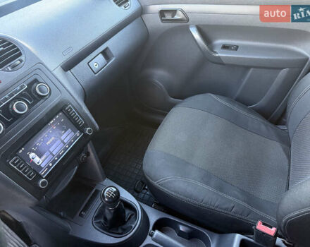 Белый Фольксваген Кадди, объемом двигателя 1.6 л и пробегом 363 тыс. км за 5890 $, фото 17 на Automoto.ua