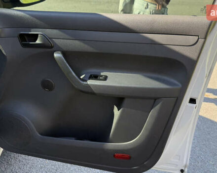 Білий Фольксваген Кадді, об'ємом двигуна 1.6 л та пробігом 273 тис. км за 9700 $, фото 22 на Automoto.ua