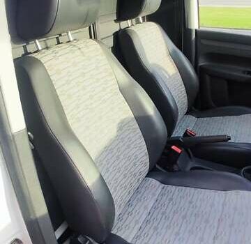 Білий Фольксваген Кадді, об'ємом двигуна 1.6 л та пробігом 318 тис. км за 8300 $, фото 17 на Automoto.ua