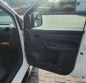 Білий Фольксваген Кадді, об'ємом двигуна 1.6 л та пробігом 318 тис. км за 8300 $, фото 15 на Automoto.ua