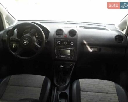 Белый Фольксваген Кадди, объемом двигателя 2 л и пробегом 223 тыс. км за 6200 $, фото 2 на Automoto.ua