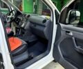 Белый Фольксваген Кадди, объемом двигателя 1.6 л и пробегом 220 тыс. км за 10000 $, фото 2 на Automoto.ua