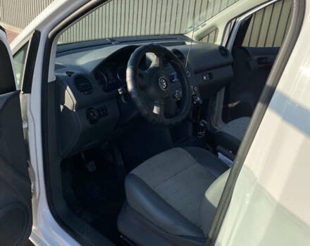 Белый Фольксваген Кадди, объемом двигателя 2 л и пробегом 387 тыс. км за 8300 $, фото 5 на Automoto.ua