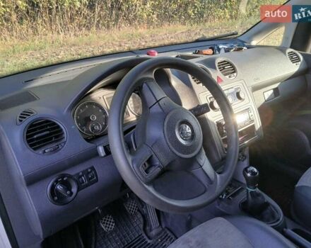 Белый Фольксваген Кадди, объемом двигателя 1.2 л и пробегом 221 тыс. км за 6300 $, фото 5 на Automoto.ua