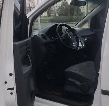 Фольксваген Кадди 2013 в Виноградове на Automoto.ua Белый Фольксваген Кадди, объемом двигателя 1.6 л и пробегом 390 тыс. км за 8700 $, фото 10 на Automoto.ua