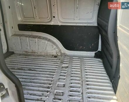 Белый Фольксваген Кадди, объемом двигателя 1.2 л и пробегом 221 тыс. км за 6300 $, фото 4 на Automoto.ua