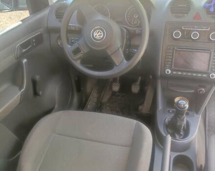 Белый Фольксваген Кадди, объемом двигателя 1.2 л и пробегом 200 тыс. км за 6900 $, фото 2 на Automoto.ua