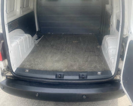 Білий Фольксваген Кадді, об'ємом двигуна 1.6 л та пробігом 240 тис. км за 5999 $, фото 17 на Automoto.ua