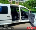 Белый Фольксваген Кадди, объемом двигателя 1.6 л и пробегом 282 тыс. км за 9000 $, фото 2 на Automoto.ua
