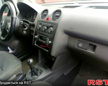 Фольксваген Кадди 2014 в Киеве на Automoto.ua Белый Фольксваген Кадди, объемом двигателя 1.6 л и пробегом 300 тыс. км за 10800 $, фото 5 на Automoto.ua