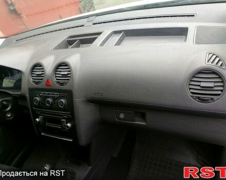 Фольксваген Кадди 2014 в Киеве на Automoto.ua Белый Фольксваген Кадди, объемом двигателя 1.6 л и пробегом 300 тыс. км за 10800 $, фото 4 на Automoto.ua