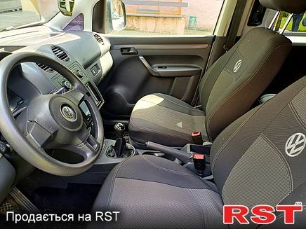 Белый Фольксваген Кадди, объемом двигателя 1.6 л и пробегом 282 тыс. км за 9000 $, фото 4 на Automoto.ua