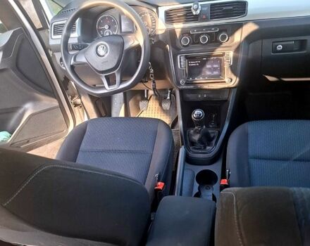 Белый Фольксваген Кадди, объемом двигателя 2 л и пробегом 292 тыс. км за 12000 $, фото 2 на Automoto.ua