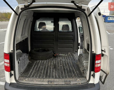 Белый Фольксваген Кадди, объемом двигателя 1.6 л и пробегом 230 тыс. км за 8000 $, фото 12 на Automoto.ua