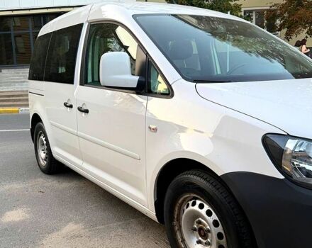 Білий Фольксваген Кадді, об'ємом двигуна 1.6 л та пробігом 215 тис. км за 10000 $, фото 1 на Automoto.ua