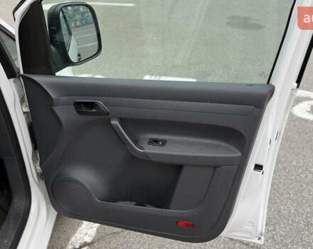 Белый Фольксваген Кадди, объемом двигателя 1.6 л и пробегом 230 тыс. км за 8000 $, фото 25 на Automoto.ua