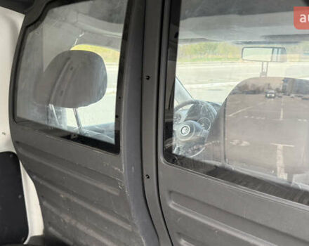 Белый Фольксваген Кадди, объемом двигателя 1.6 л и пробегом 230 тыс. км за 8000 $, фото 15 на Automoto.ua