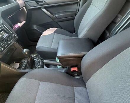 Белый Фольксваген Кадди, объемом двигателя 1.97 л и пробегом 293 тыс. км за 9950 $, фото 5 на Automoto.ua