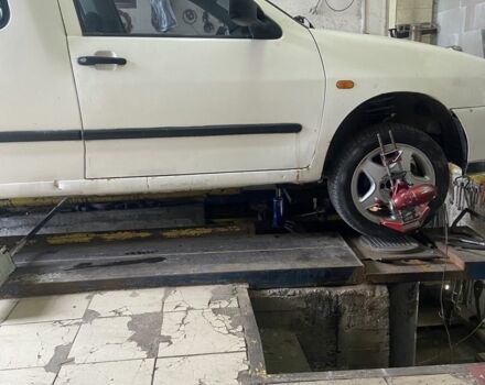 Білий Фольксваген Кадді, об'ємом двигуна 1.4 л та пробігом 167 тис. км за 1600 $, фото 6 на Automoto.ua