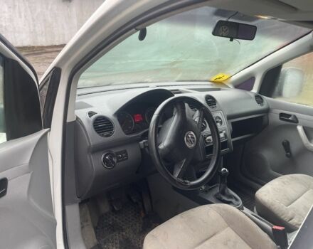 Белый Фольксваген Кадди, объемом двигателя 2 л и пробегом 300 тыс. км за 3700 $, фото 4 на Automoto.ua