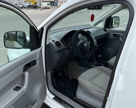 Белый Фольксваген Кадди, объемом двигателя 2 л и пробегом 280 тыс. км за 5000 $, фото 7 на Automoto.ua