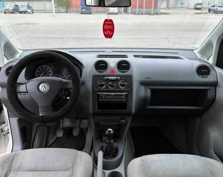 Белый Фольксваген Кадди, объемом двигателя 2 л и пробегом 280 тыс. км за 5000 $, фото 9 на Automoto.ua