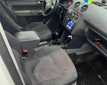 Белый Фольксваген Кадди, объемом двигателя 1.9 л и пробегом 330 тыс. км за 6000 $, фото 4 на Automoto.ua