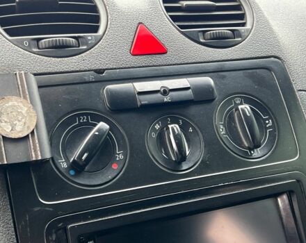 Белый Фольксваген Кадди, объемом двигателя 2 л и пробегом 212 тыс. км за 4700 $, фото 3 на Automoto.ua