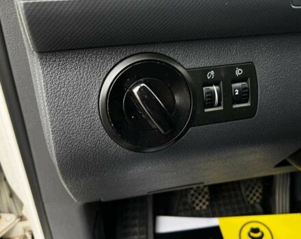 Белый Фольксваген Кадди, объемом двигателя 1.6 л и пробегом 391 тыс. км за 7200 $, фото 12 на Automoto.ua