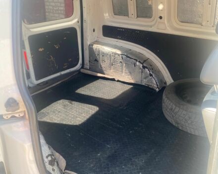 Белый Фольксваген Кадди, объемом двигателя 1.6 л и пробегом 335 тыс. км за 6999 $, фото 5 на Automoto.ua