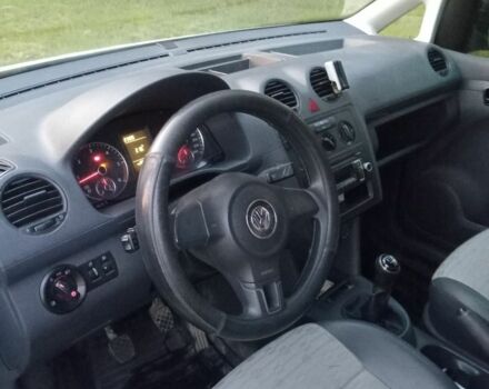 Белый Фольксваген Кадди, объемом двигателя 1.6 л и пробегом 232 тыс. км за 5600 $, фото 7 на Automoto.ua