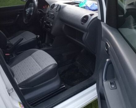 Белый Фольксваген Кадди, объемом двигателя 1.6 л и пробегом 232 тыс. км за 5600 $, фото 5 на Automoto.ua