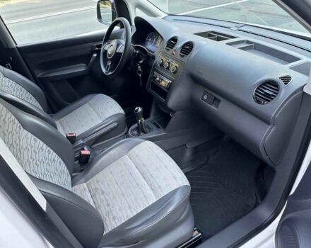 Белый Фольксваген Кадди, объемом двигателя 1.2 л и пробегом 185 тыс. км за 5400 $, фото 4 на Automoto.ua