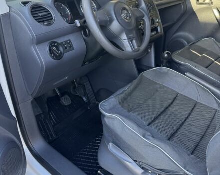 Фольксваген Кадди 2012 в Киеве на Automoto.ua Белый Фольксваген Кадди, объемом двигателя 1.6 л и пробегом 260 тыс. км за 10000 $, фото 6 на Automoto.ua