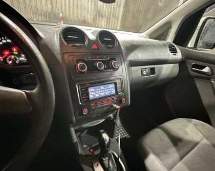 Білий Фольксваген Кадді, об'ємом двигуна 1.6 л та пробігом 245 тис. км за 8400 $, фото 7 на Automoto.ua