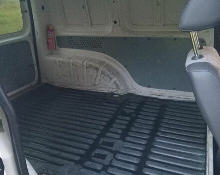 Белый Фольксваген Кадди, объемом двигателя 1.6 л и пробегом 232 тыс. км за 5600 $, фото 6 на Automoto.ua