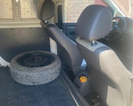 Белый Фольксваген Кадди, объемом двигателя 1.6 л и пробегом 335 тыс. км за 6999 $, фото 3 на Automoto.ua